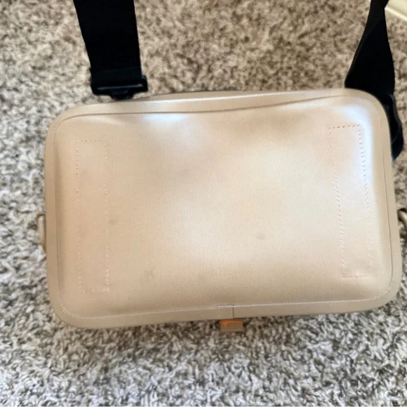 RTIC Green and Tan Shoulder Bag - Picture 4 of 4